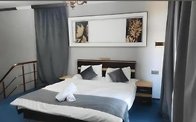Nizami Royal Hotel